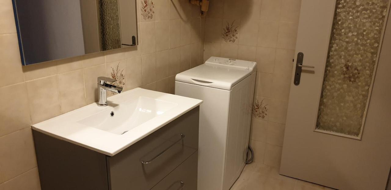 Appartement De Charme Vieille Ville Корт Экстерьер фото